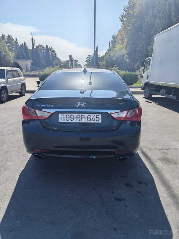 Hyundai Sonata 2010